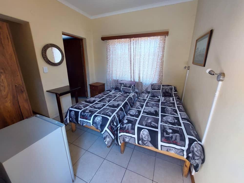 Skippers Backpackers Cc Walvis Bay Exterior foto